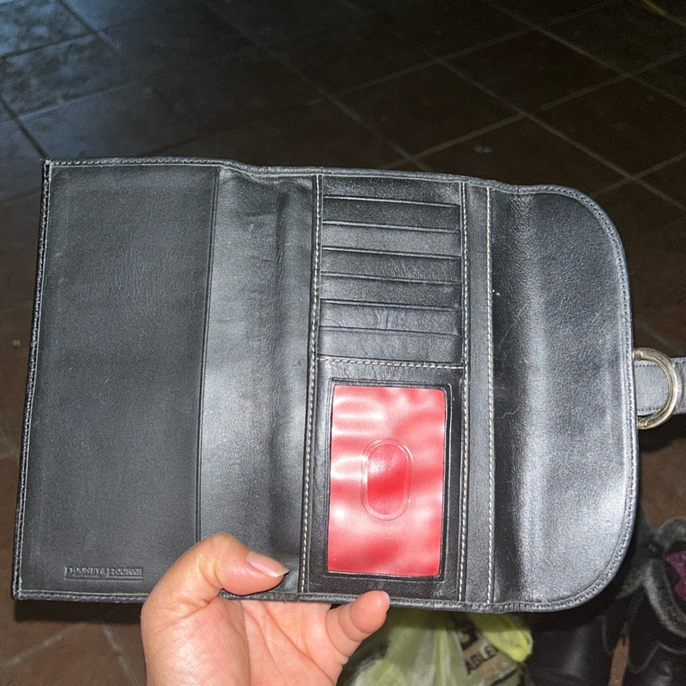 Dooney and bourke wallet